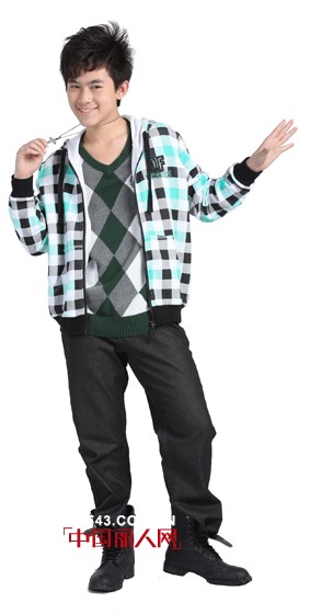 越位少年装2013春夏新品各省代理巡回订货会开始