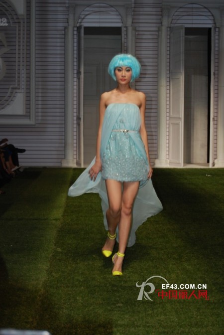 秉葳国际2013年春夏新品发布会华丽揭幕——坠入时尚的梦幻国境