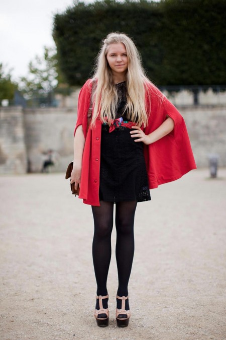 寒冷冬季 各色斗篷衫型搭最抢眼