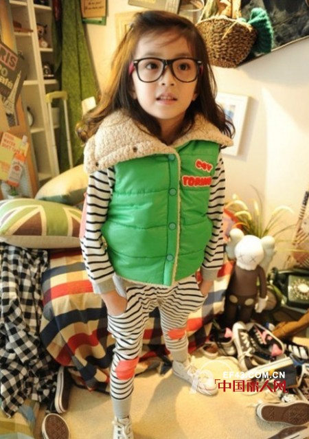 眯咻兔童装 萝莉正太齐出街
