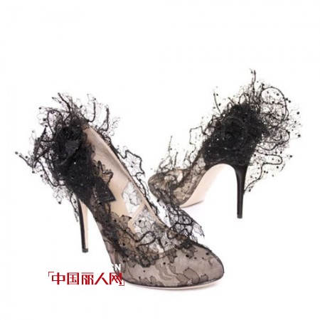 蕾丝高跟鞋早春彰显奢华风韵