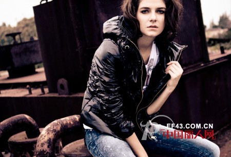 MARCNEWSON 演绎自信不拘的牛仔精神