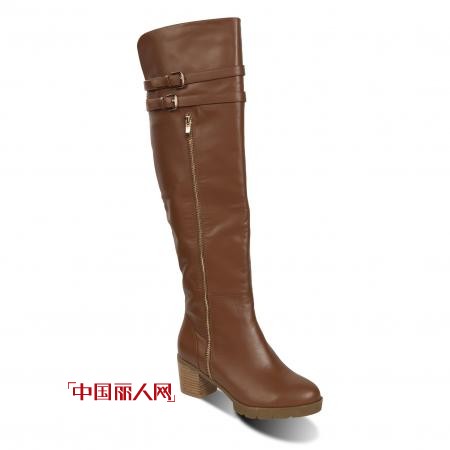 卡文2012冬季新款女靴 优雅迷人味绽放街头