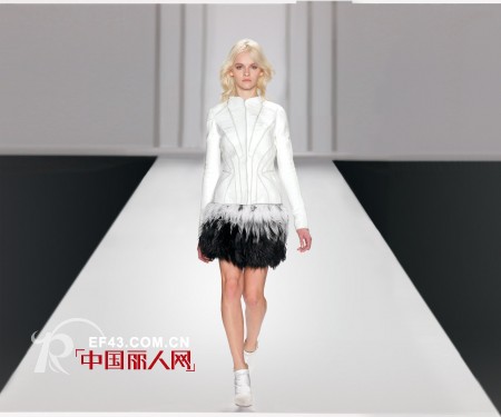 J.Mende 不同材质拼凑  玩转奢华皮草