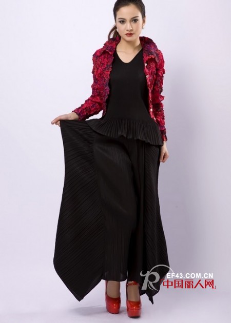 JanetWear珍妮维尔2013春夏新品将褶皱时尚进行到底