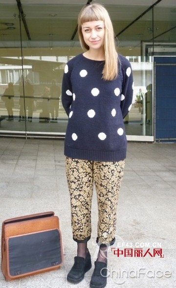 波点冬季不“安分” 跳出衣橱扮搏出位