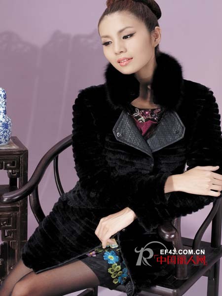 唐婕女装 古典优雅美由内散发