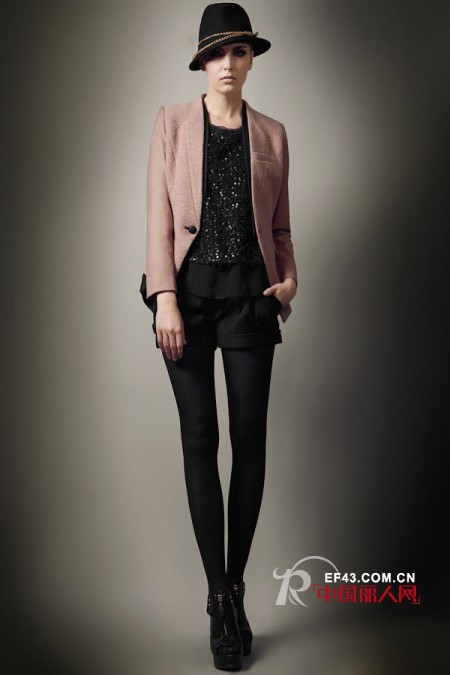 伊华•欧秀女装  都市帅雅女郎商务场合的时尚着装