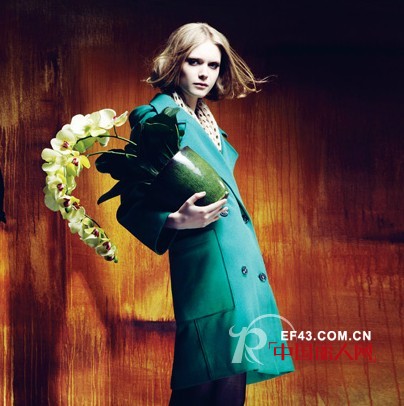 NEXY.CO时尚女装 穿行在时空隧道的都市女郎