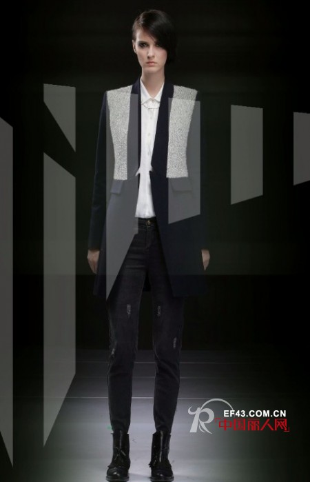 AITU时尚女装跨越季节 将极简主义进行到底