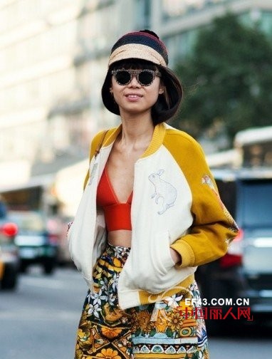 小胸女的天下 越平胸越时尚