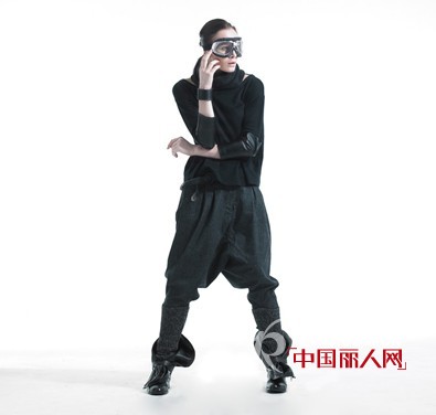 海阔天空女装  体现女性另类时尚