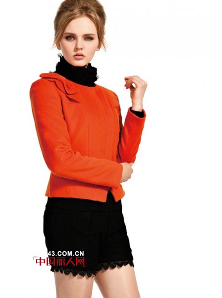 西媛时尚少淑女装  三大系列诠释蓝色倾情的优雅格调