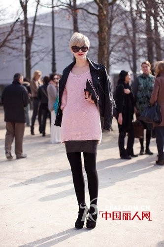 荧光色冬季打破沉寂 跳出拯救“黑白灰”