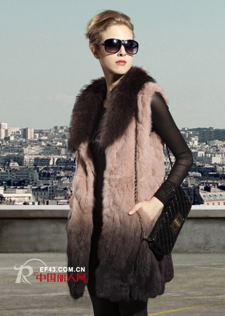 AIMISUO艾米索精品女装  精心打造每一处细节