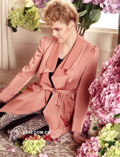 “图案”浪漫女装  体现淑女的贵族气质与时尚个性