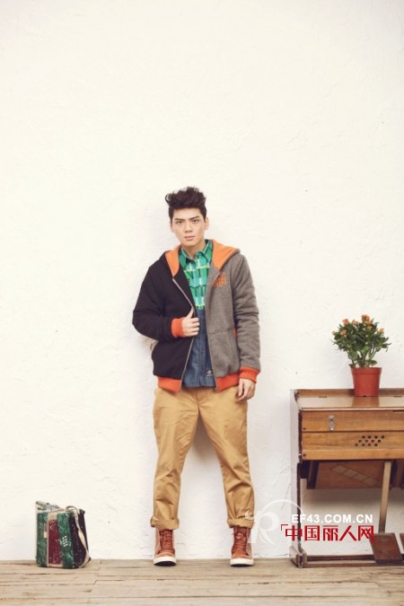 HOLYMOLY新款时尚卫衣 打造穿搭潮流前“卫”范儿