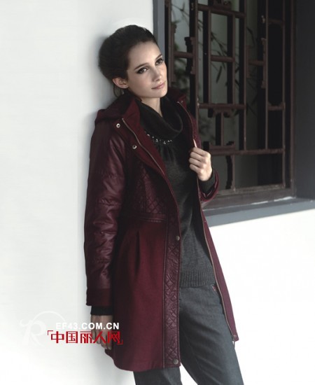 忆玫女装  自然休闲中演绎女人的成熟稳重