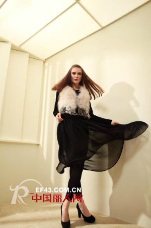 Rlosa路莎:知性中的从容在唯美中闪现