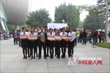 T100亲子童装感恩节上演“爱心接力” 为爱启航