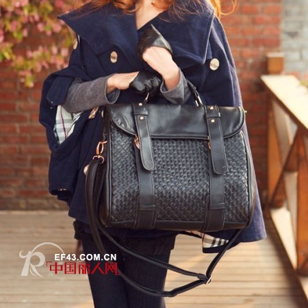 各大复古格纹单品冬季亮相 经典元素永不灭