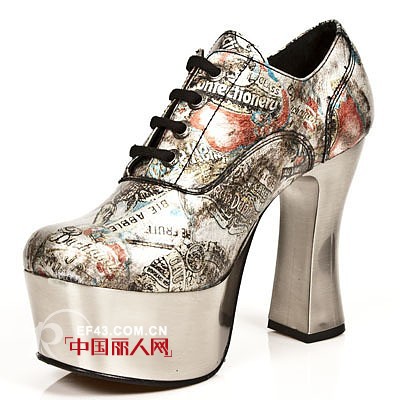 那些夸张出格的及裸靴 你敢穿么