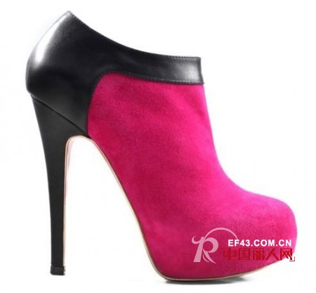 那些夸张出格的及裸靴 你敢穿么