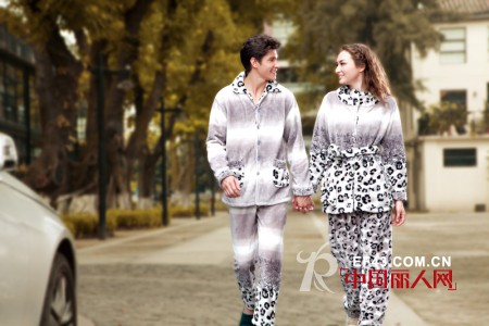 娅茜内衣2012秋冬情侣家居服系列