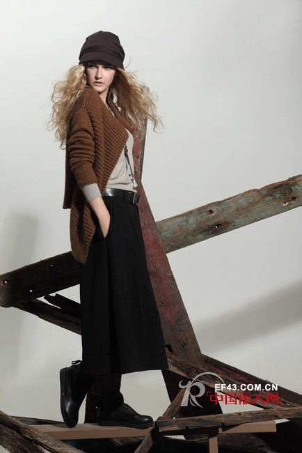 Dins底色2012秋冬装 随意率性搭出至IN装扮