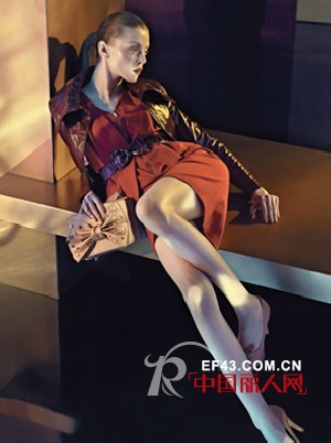 卡洛琳时尚女装 复古与中性玩转多彩魅力