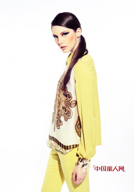 连奴女装秋冬黄色系 帅气演绎酷感中性风