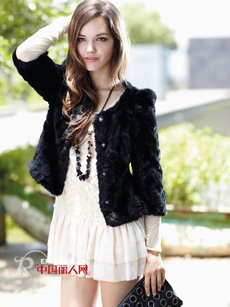 伊芙嘉淑女装 清甜文静完美演绎