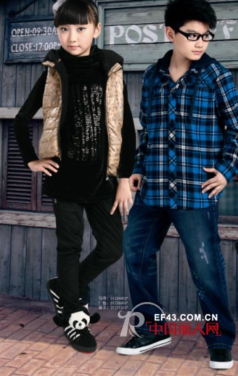越位少年装 时尚的色彩 独特的个性