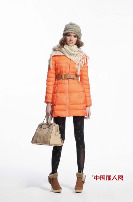 意识流少女时装 冬季也能充满美丽正能量