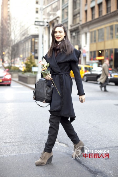 街拍达人教你玩转个大单品 最酷中性风成就强大气场