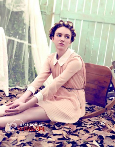 出格2012秋冬连衣裙 乡村田园风散发清甜味