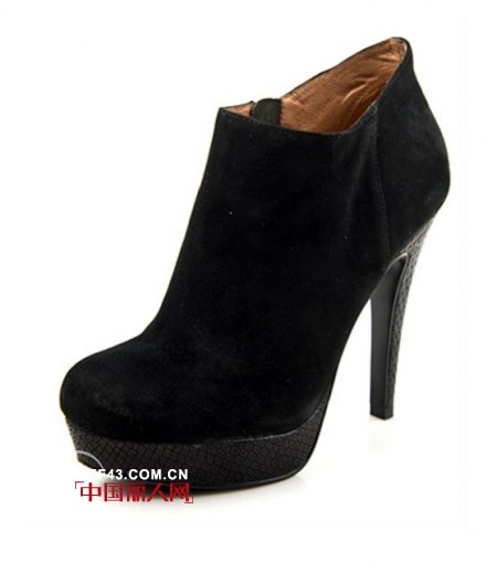 D:FUSE2012裸靴潮来袭演绎摩登生活T台秀