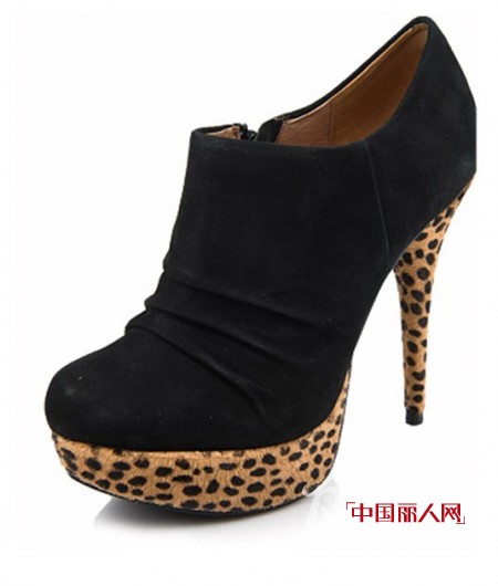 D:FUSE2012裸靴潮来袭演绎摩登生活T台秀