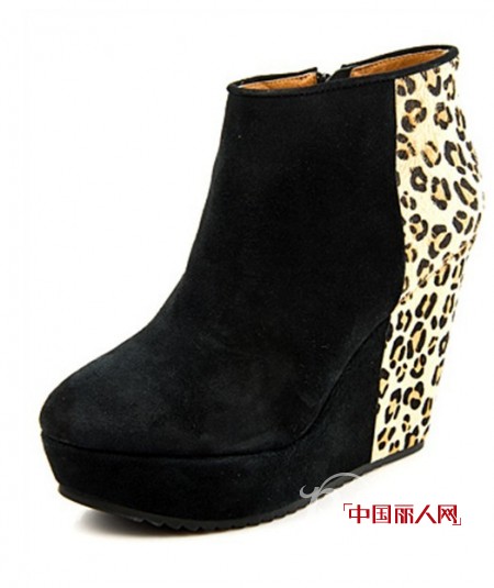 D:FUSE2012裸靴潮来袭演绎摩登生活T台秀