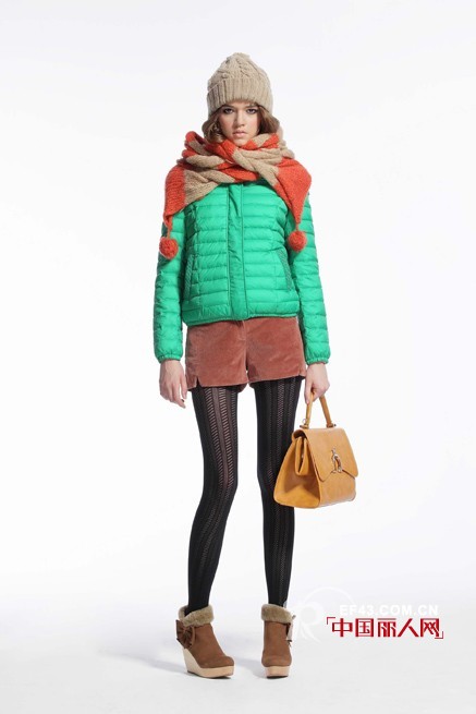 意识流2012玩转荧光色 张扬色调点亮冬季街头