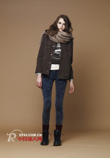 2012冬季U.G.I.Z女装至酷军装风风靡街头