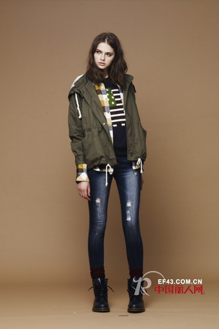 2012冬季U.G.I.Z女装至酷军装风风靡街头
