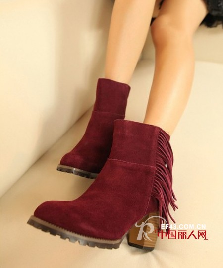 流苏靴强势出击 打造与众不同至IN搭配