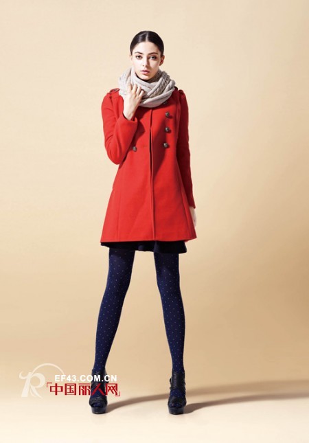 珂诺刮来冬季大衣风 打造名媛职场人气装扮