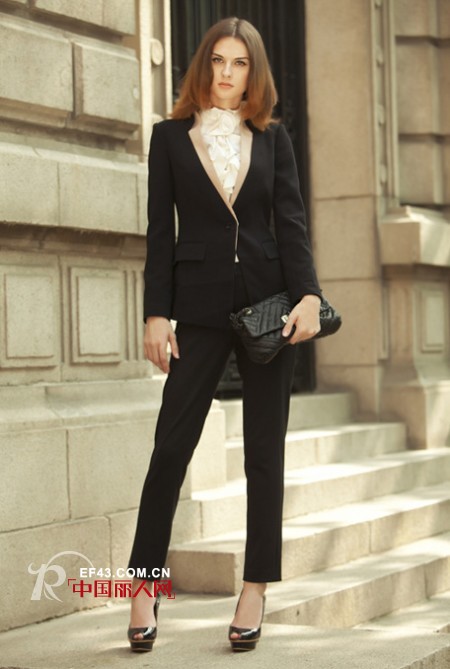 emely12冬装 将摩登优雅风范完美展现