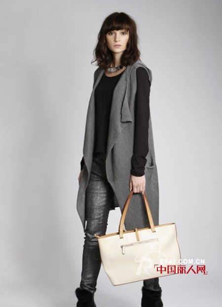 维诗凯莉-YESCALLY