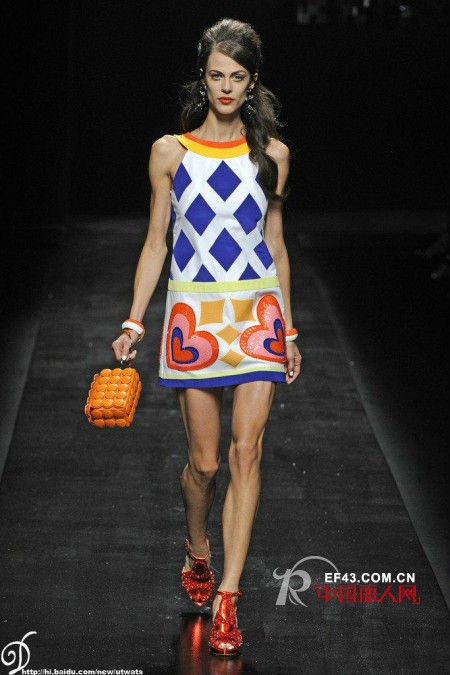 几何图案闪耀时装周 预示明春夏潮流趋势