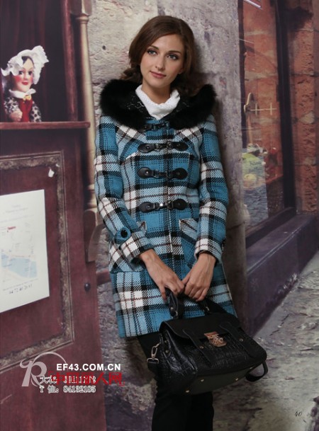 依歌女装2012秋冬新款 绚烂格纹演绎英伦风尚