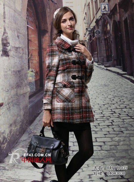 依歌女装2012秋冬新款 绚烂格纹演绎英伦风尚
