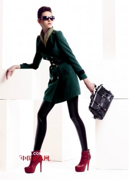 纷丽女装2012秋冬装 自然流露优雅与高贵